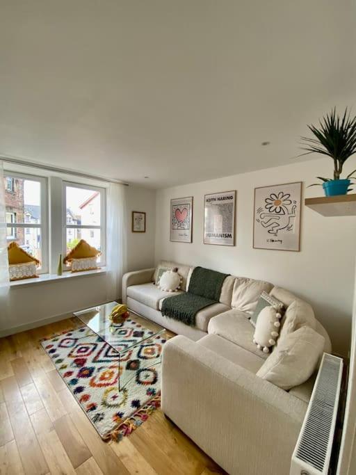 3-Bedroom Flat In The City Centre Next To The River Ness Инвернес Екстериор снимка
