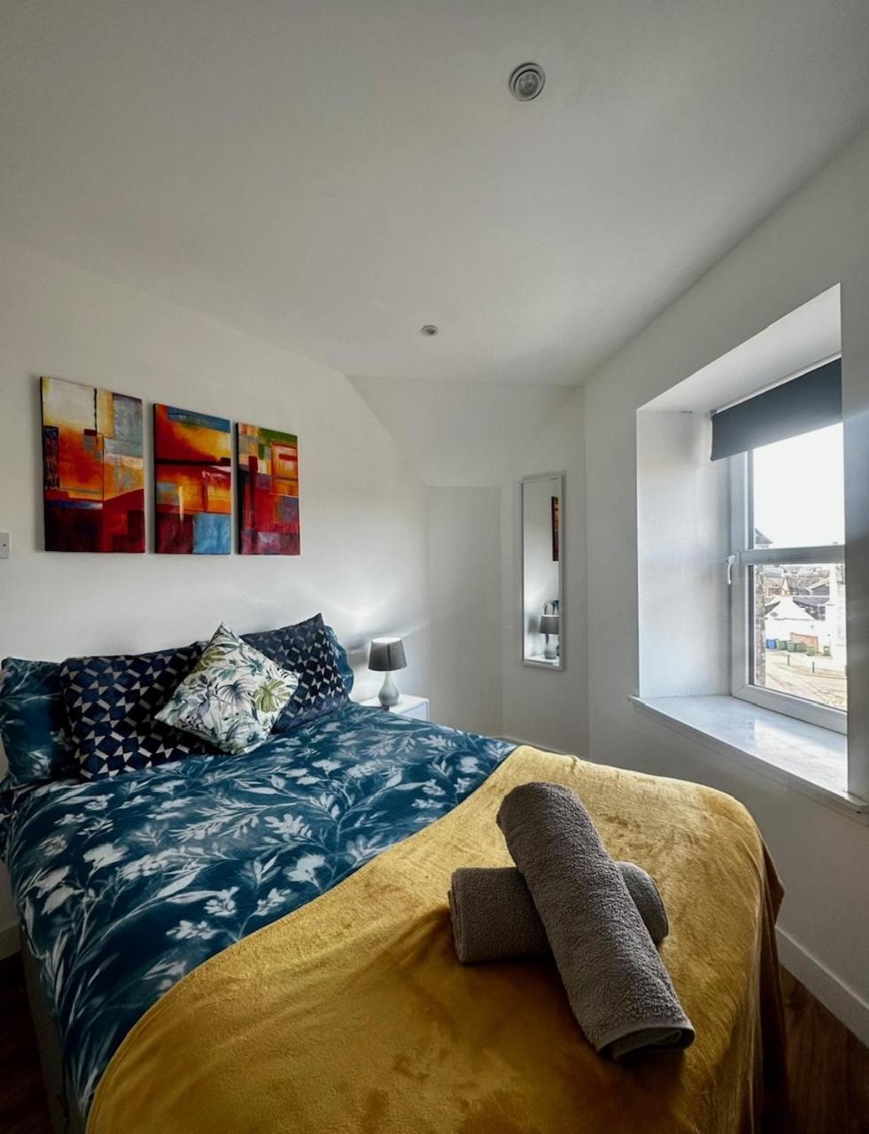 3-Bedroom Flat In The City Centre Next To The River Ness Инвернес Екстериор снимка