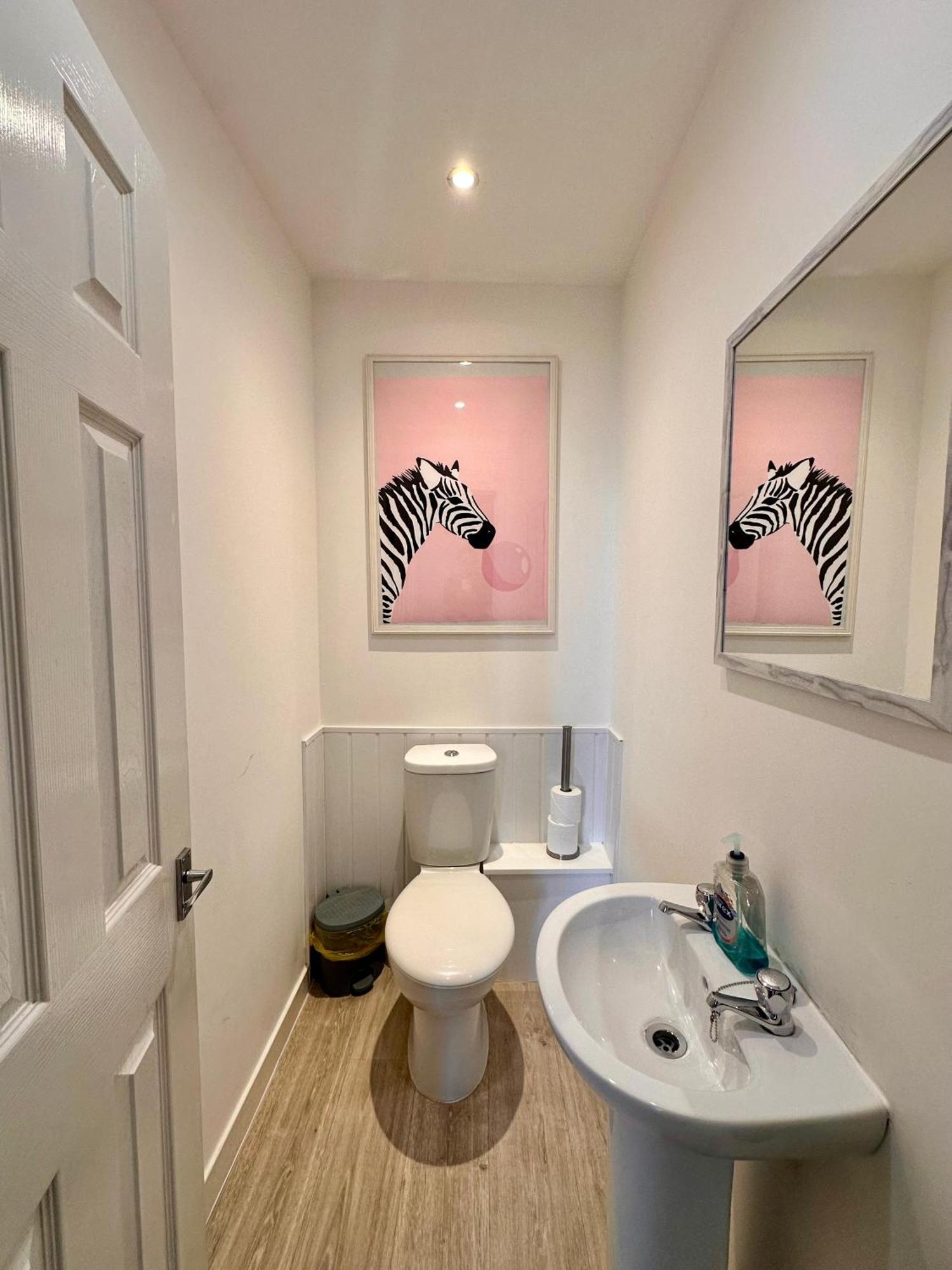 3-Bedroom Flat In The City Centre Next To The River Ness Инвернес Екстериор снимка